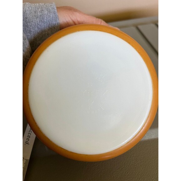 Vintage Pyrex Covered Casserole Dishes Bowls Tan Orange Gold with Brown Lid - Picture 5 of 11